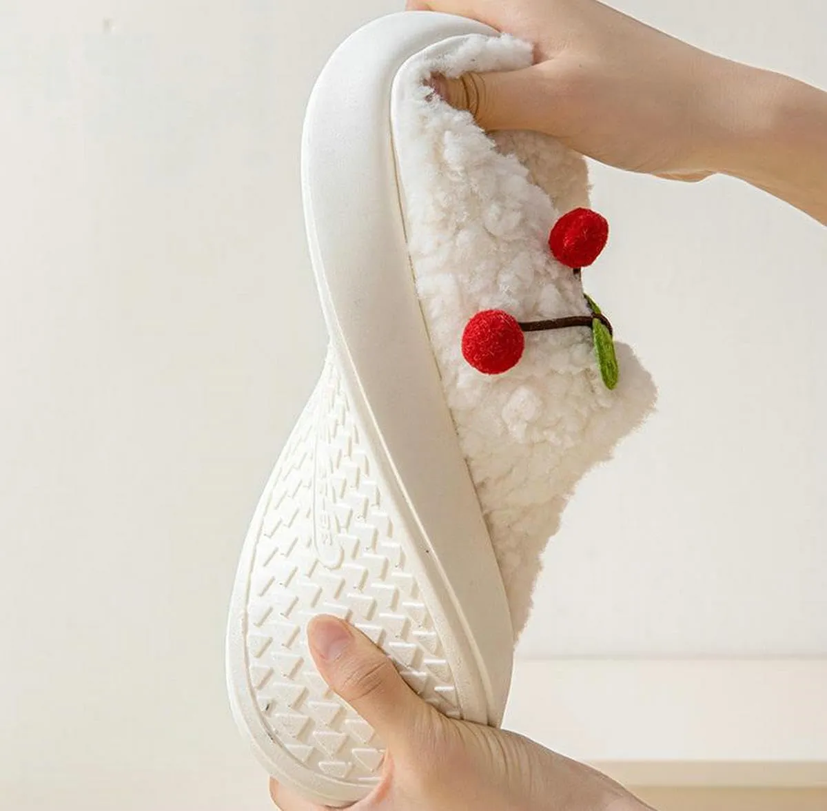 Soft and Comfortable Indoor/Outdoor Slippers for Women, Memory Foam, cherry