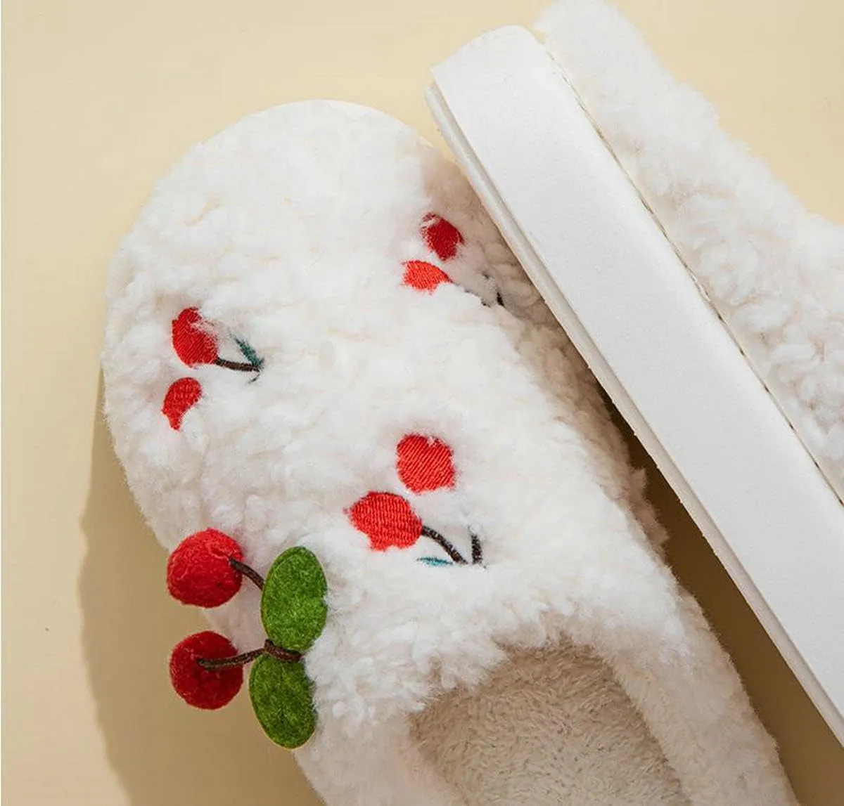 Soft and Comfortable Indoor/Outdoor Slippers for Women, Memory Foam, cherry